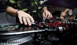 how to become a dj for beginners guide