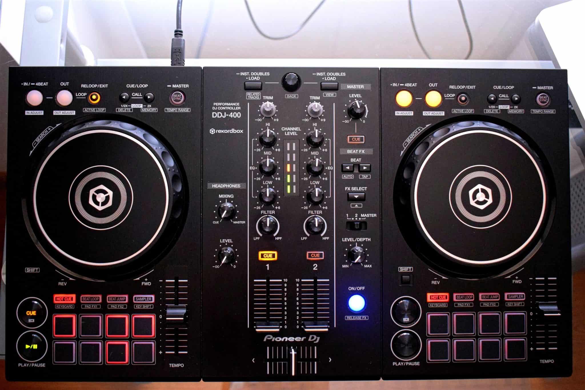 Pioneer DDJ-400 Review: Is it Worth it? [Updated 2022]