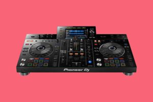Best DJ Controllers: Ultimate Guide For All Budgets & Skill Levels [2022]